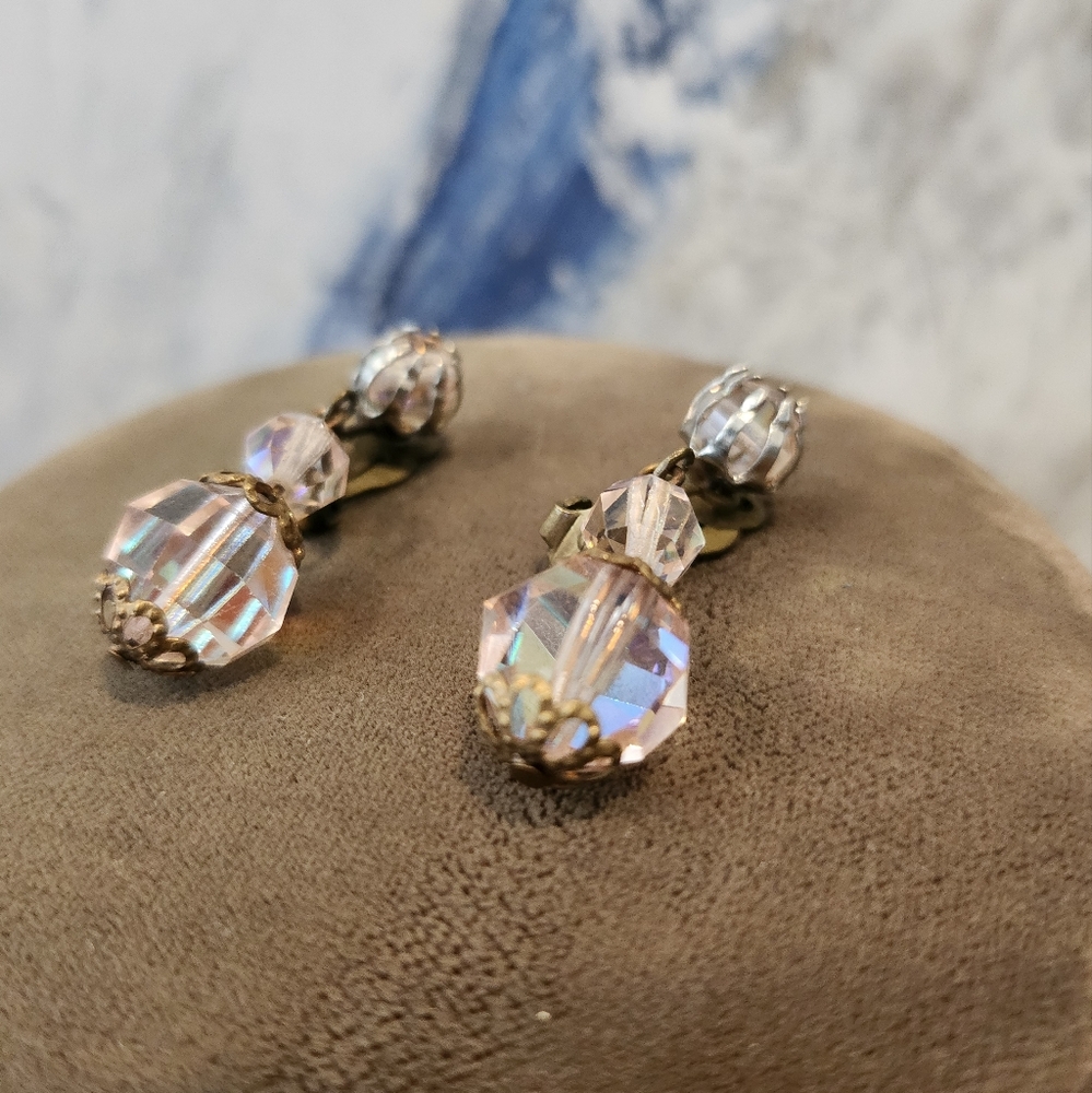 Vintage Fauceted Glass Frop Dangle Beaded Clip on Earrings Aurora Borealis